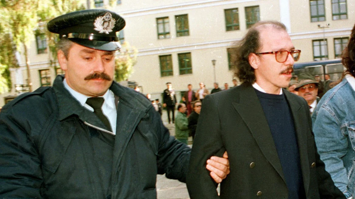 Ο πρώτος επαγγελματίας δολοφόνος στην Ελλάδα – Η υπόθεση που συγκλόνισε το δικαστήριο 3 Ο πρώτος επαγγελματίας δολοφόνος στην Ελλάδα – Η υπόθεση που συγκλόνισε το δικαστήριο
