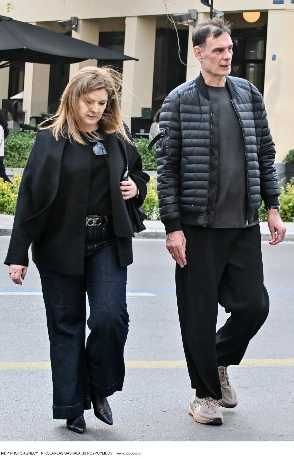 Γιώργος Μπαρτζώκας: Γνωρίστε τη σύζυγό του σε μια σπάνια εμφάνιση στην καρδιά της Αθήνας (Φωτογραφίες) 8 Γιώργος Μπαρτζώκας σύζυγος