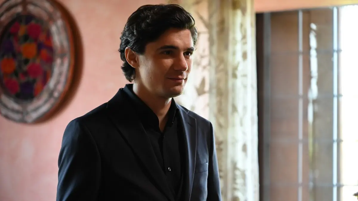 Να μ'αγαπάς Λευτέρης