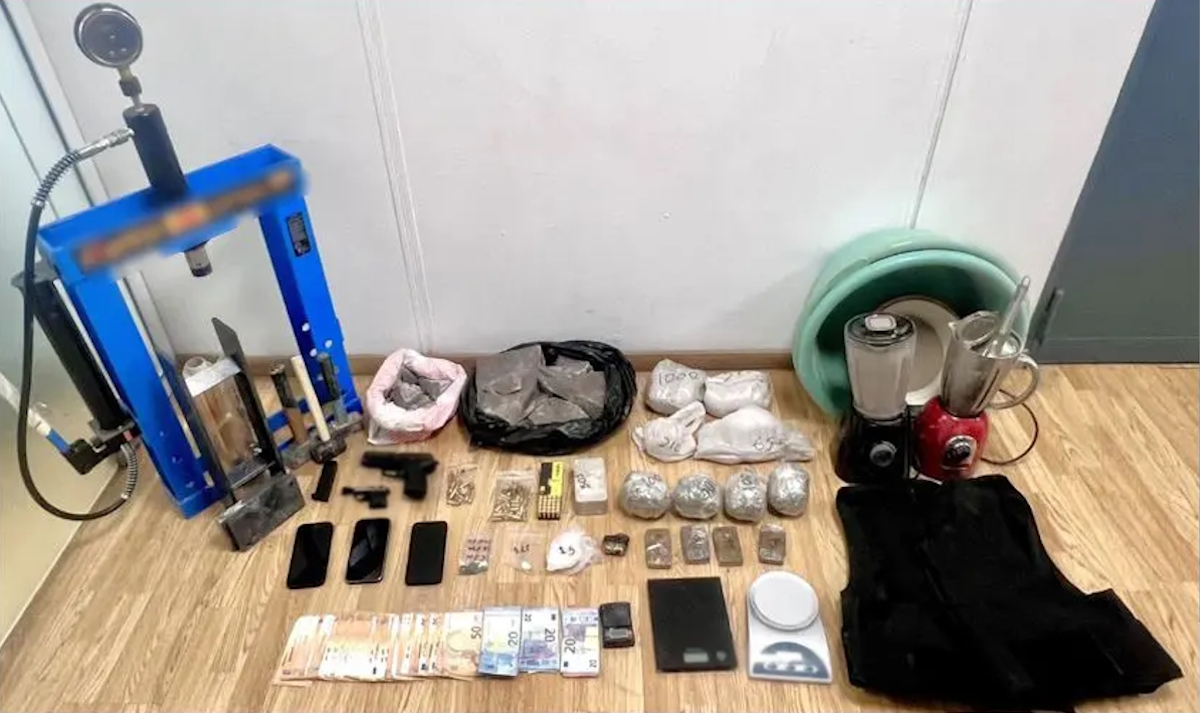 Home 64 «Εξαρθρώθηκε» κύκλωμα διακίνησης ναρκωτικών στην Αττική, 3 συλλήψεις