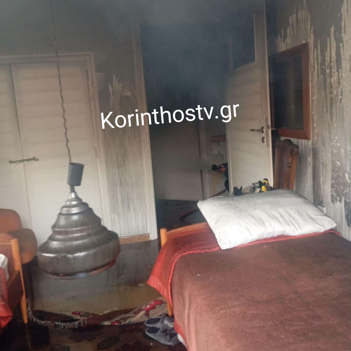 Νεμέα: Ηλικιωμένη ανασύρθηκε νεκρή από πυρκαγιά σε οικία 3 Καπνός σε σπίτι