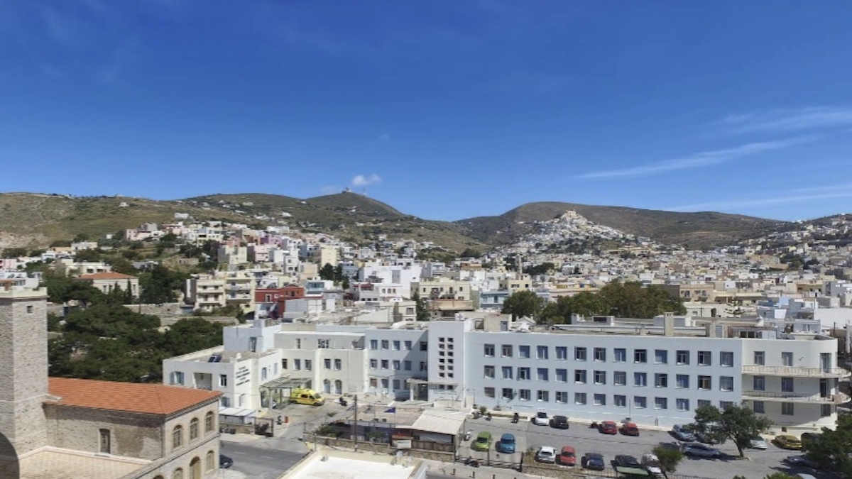 Σύρος: Άνδρας επιτέθηκε με μαχαίρι σε γυναίκα ασθενή στα επείγοντα του νοσοκομείου