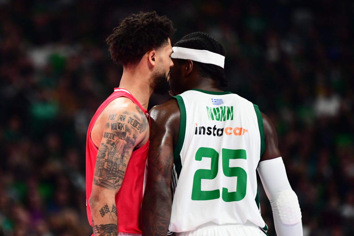 Ολυμπιακός: «Άδικη η αποβολή του Ντόρσεϊ, μόνο ο Ναν κινήθηκε και του έριξε κουτουλιά»