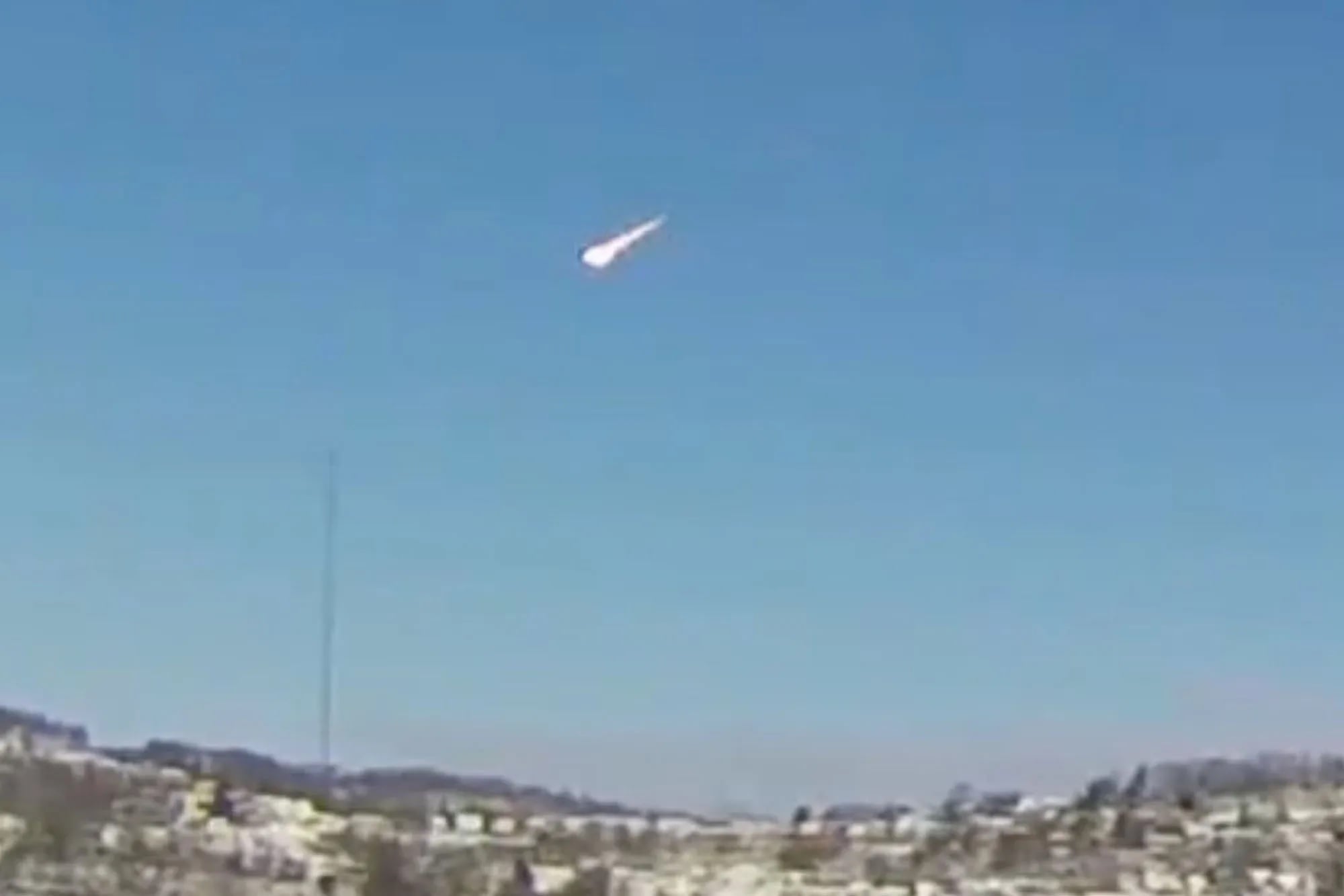 Μετεωρίτης διέσχισε το Κλίβελαντ μέρα-μεσημέρι – Ο εκκωφαντικός ήχος του ακούστηκε ως τη Νέα Υόρκη – ΒΙΝΤΕΟ