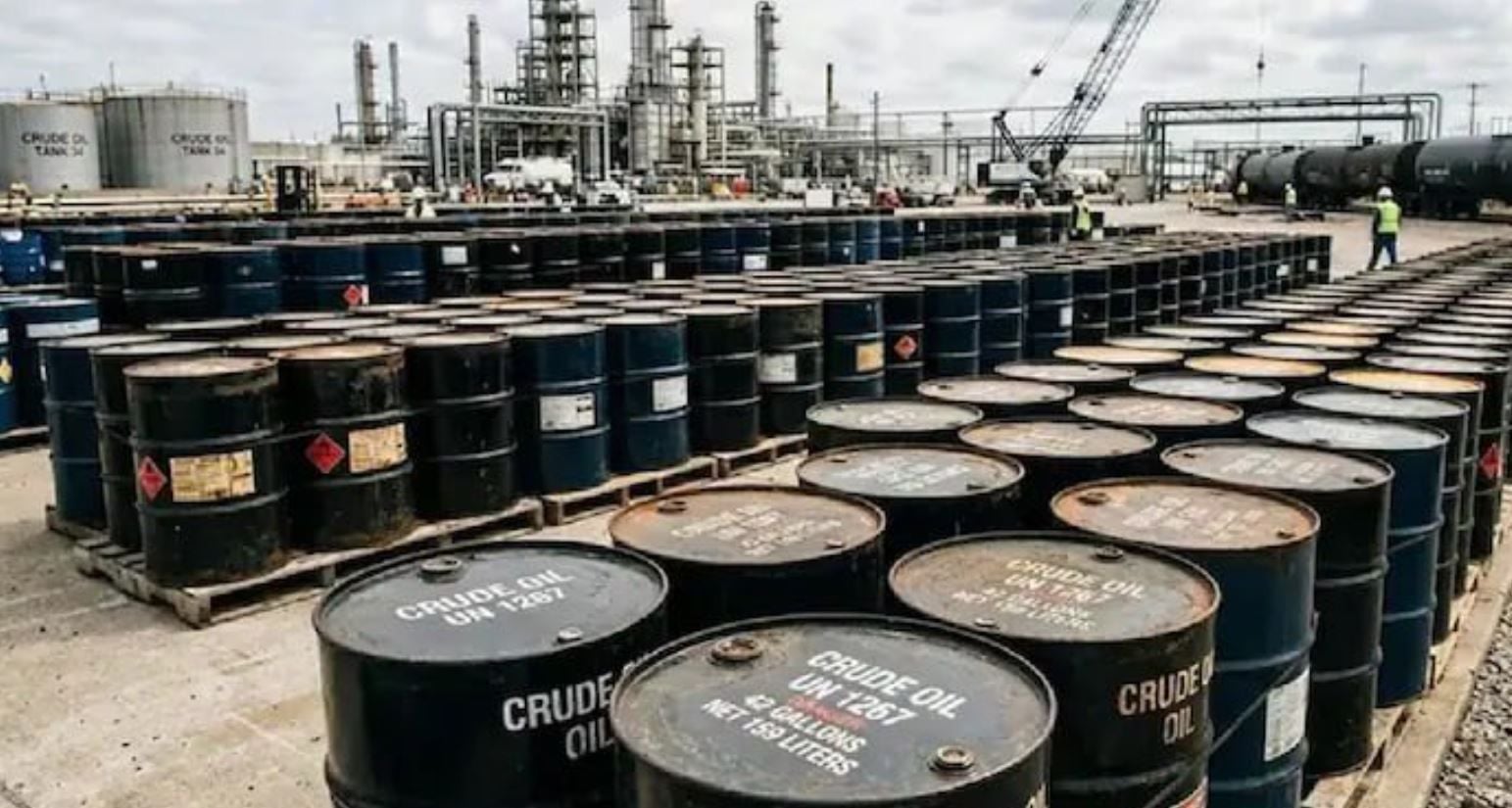 Πετρέλαιο: Οι στρατηγικές των χωρών για την προστασία των καταναλωτών