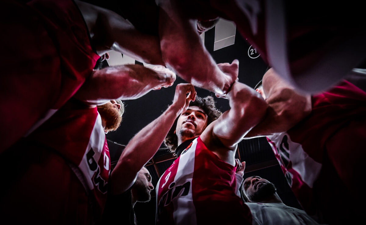 Ολυμπιακός – Μπασκόνια: Η παρακάμερα του αγώνα με τους πανηγυρισμούς στο ΣΕΦ