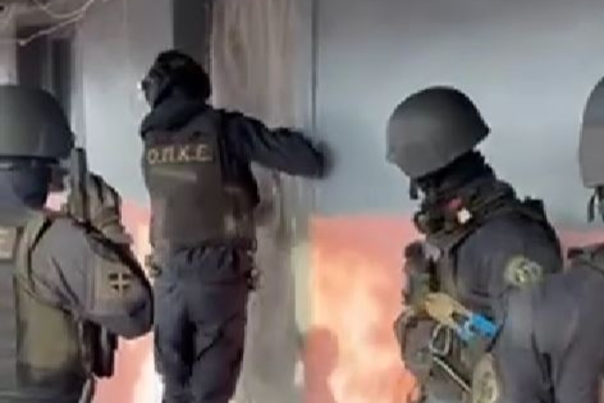 Εκτεταμένη επιχείρηση της ΕΛΑΣ σε Παιανία και Σπάτα – Συνελήφθησαν 16 άτομα για ρευματοκλοπές