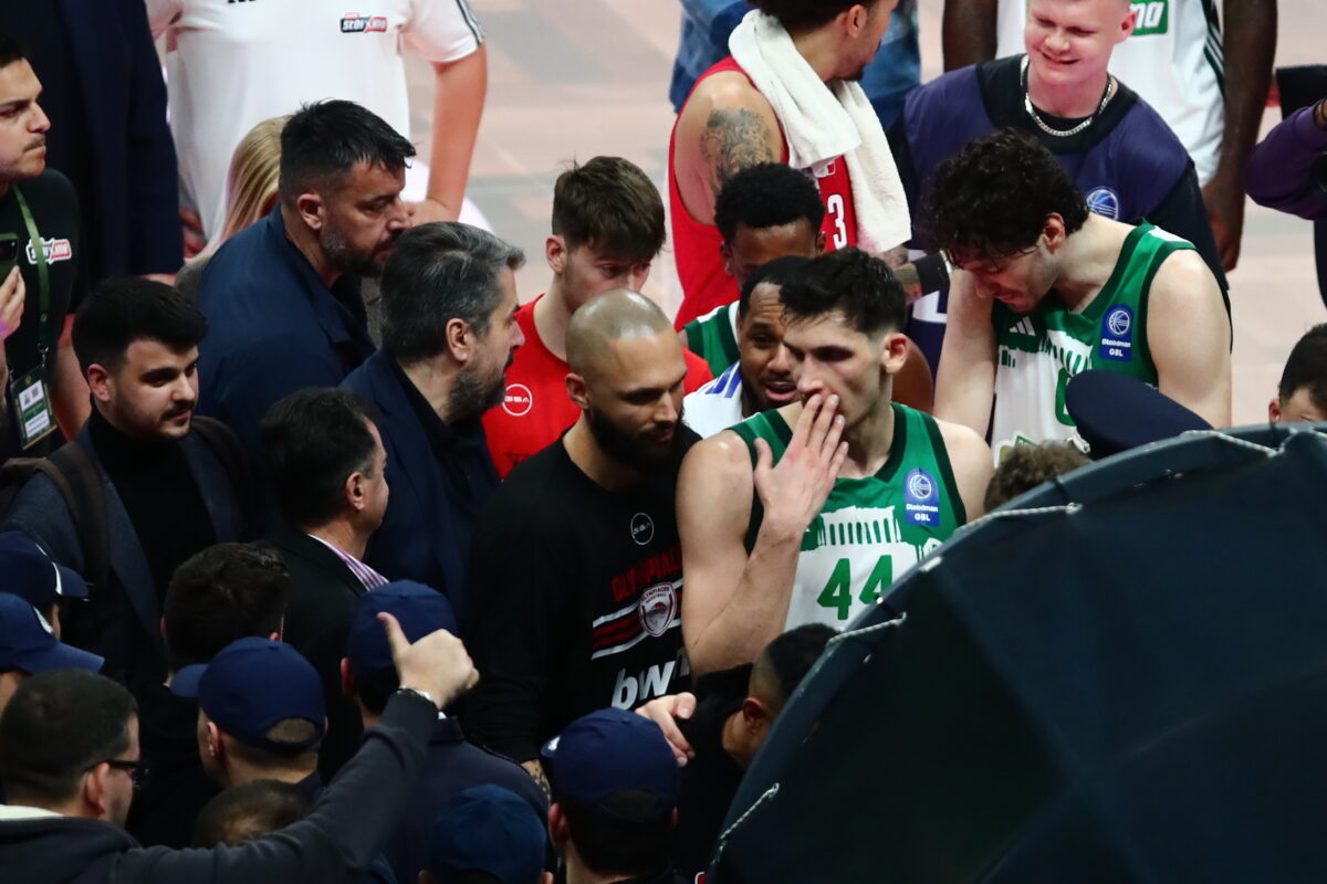 Παναθηναϊκός – Ολυμπιακός: Τι κατέγραψαν οι διαιτητές στο φύλλο αγώνα