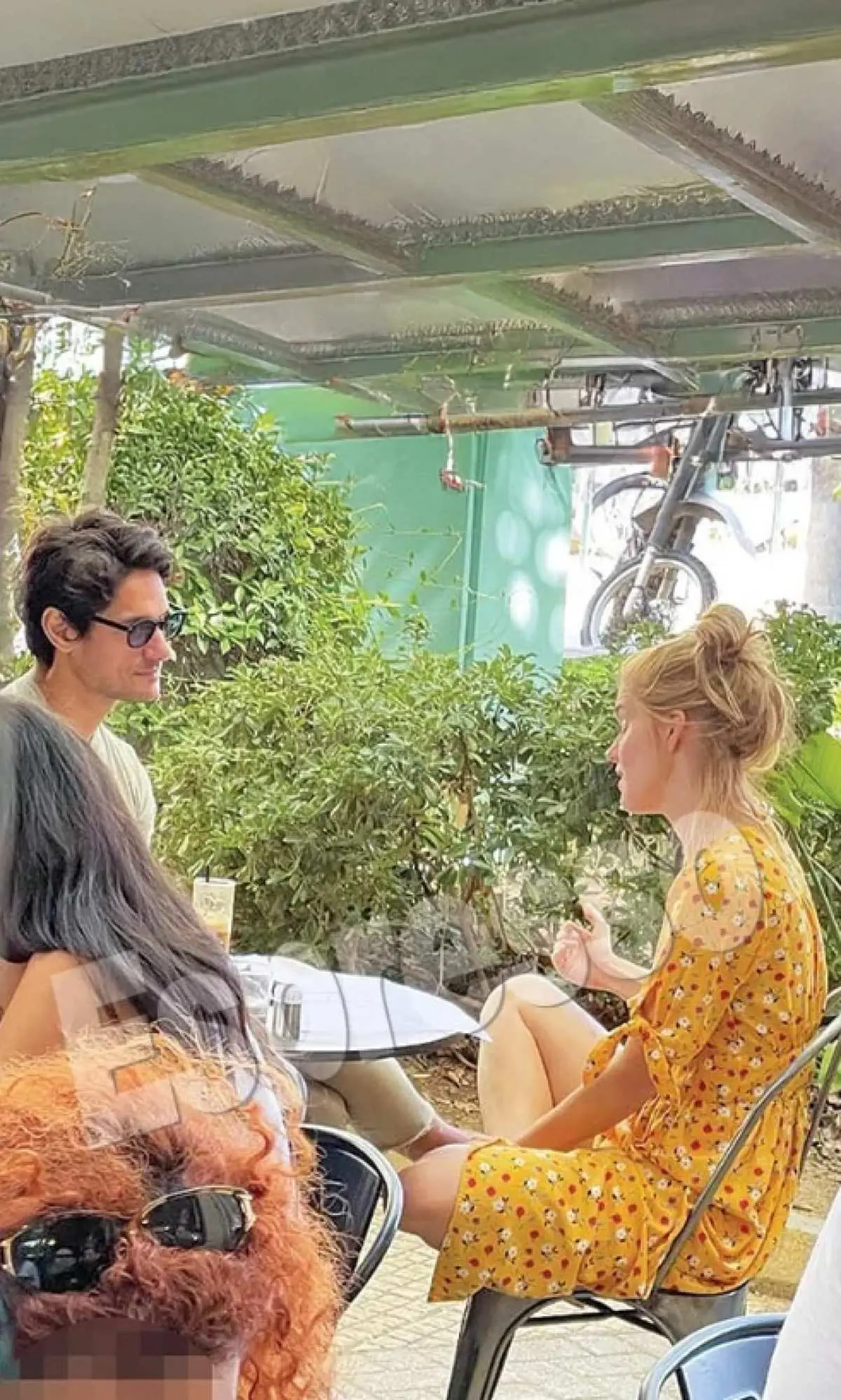 Πάνος Βλάχος: Γιατί δηλώνει ότι δεν θα ξαναβγάλει τα ρούχα του στη σκηνή; 3 Ο Πάνος Βλάχος και η Νατάσα Εξηνταβελώνη