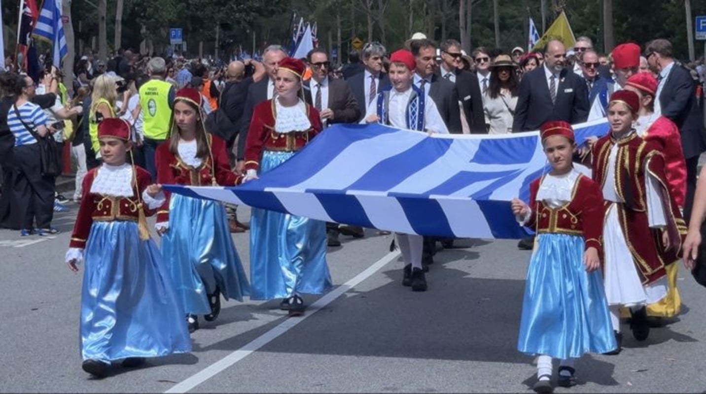 Αυστραλία: Εντυπωσιακή παρέλαση με υπερηφάνεια στη Μελβούρνη – Γιορτές σε όλες τις πόλεις για την 25η Μαρτίου
