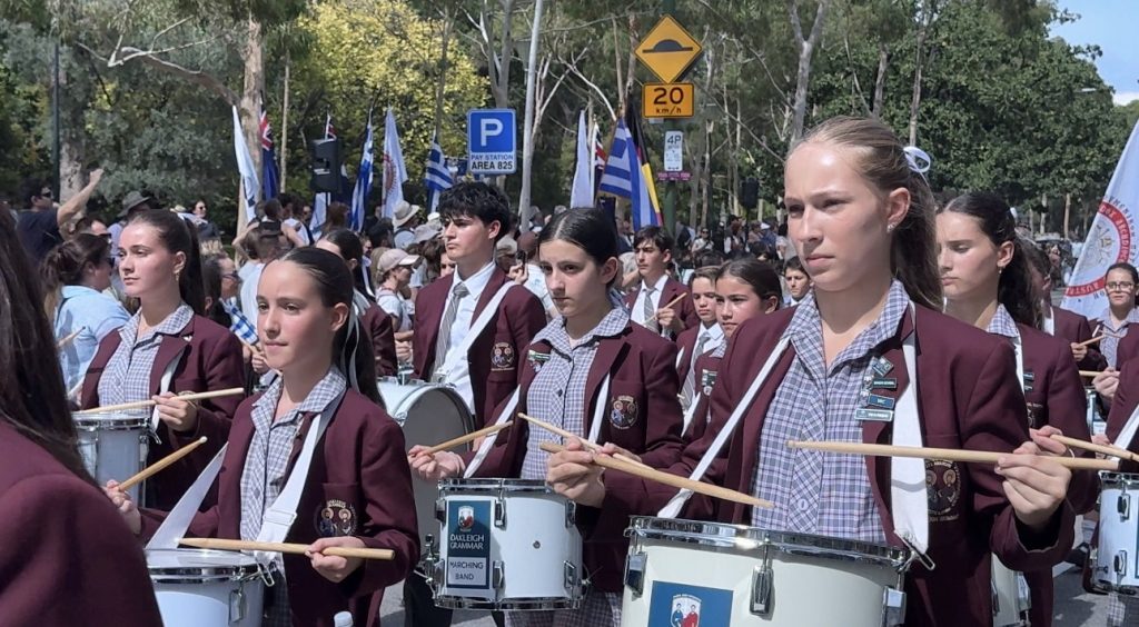 Αυστραλία: Εντυπωσιακή παρέλαση με υπερηφάνεια στη Μελβούρνη – Γιορτές σε όλες τις πόλεις για την 25η Μαρτίου 3 Αυστραλία: Εντυπωσιακή παρέλαση με υπερηφάνεια στη Μελβούρνη – Γιορτές σε όλες τις πόλεις για την 25η Μαρτίου