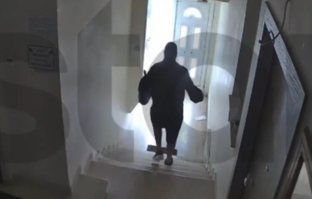 Home 65 Πέραμα: Η στιγμή που ηλικιωμένη δέχεται επίθεση ληστείας και ξεσπά σε φωνές