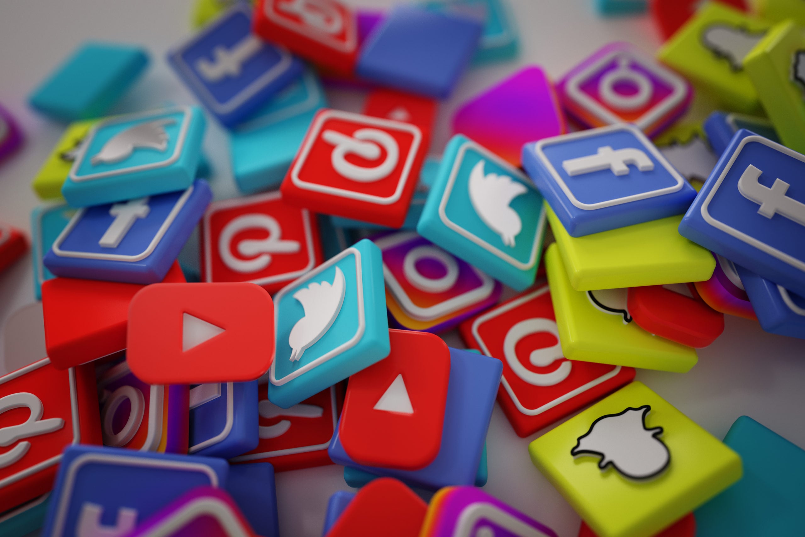 Μητέρες κατηγορούν τα social media για τον θάνατο των παιδιών τους και ξεσπούν μετά την ιστορική απόφαση κατά Meta και YouTube – «Αρκετά πια»