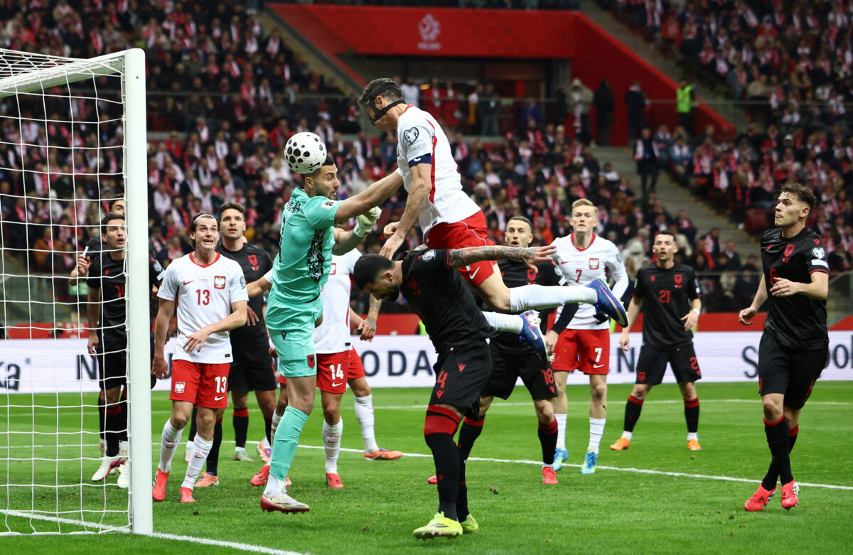 Πολωνία – Αλβανία 2-1: Ο Λεβαντόφσκι κατέστρεψε το όνειρο πρόκρισης στο Μουντιάλ για την ομάδα των Στρακόσα – Πήλιου