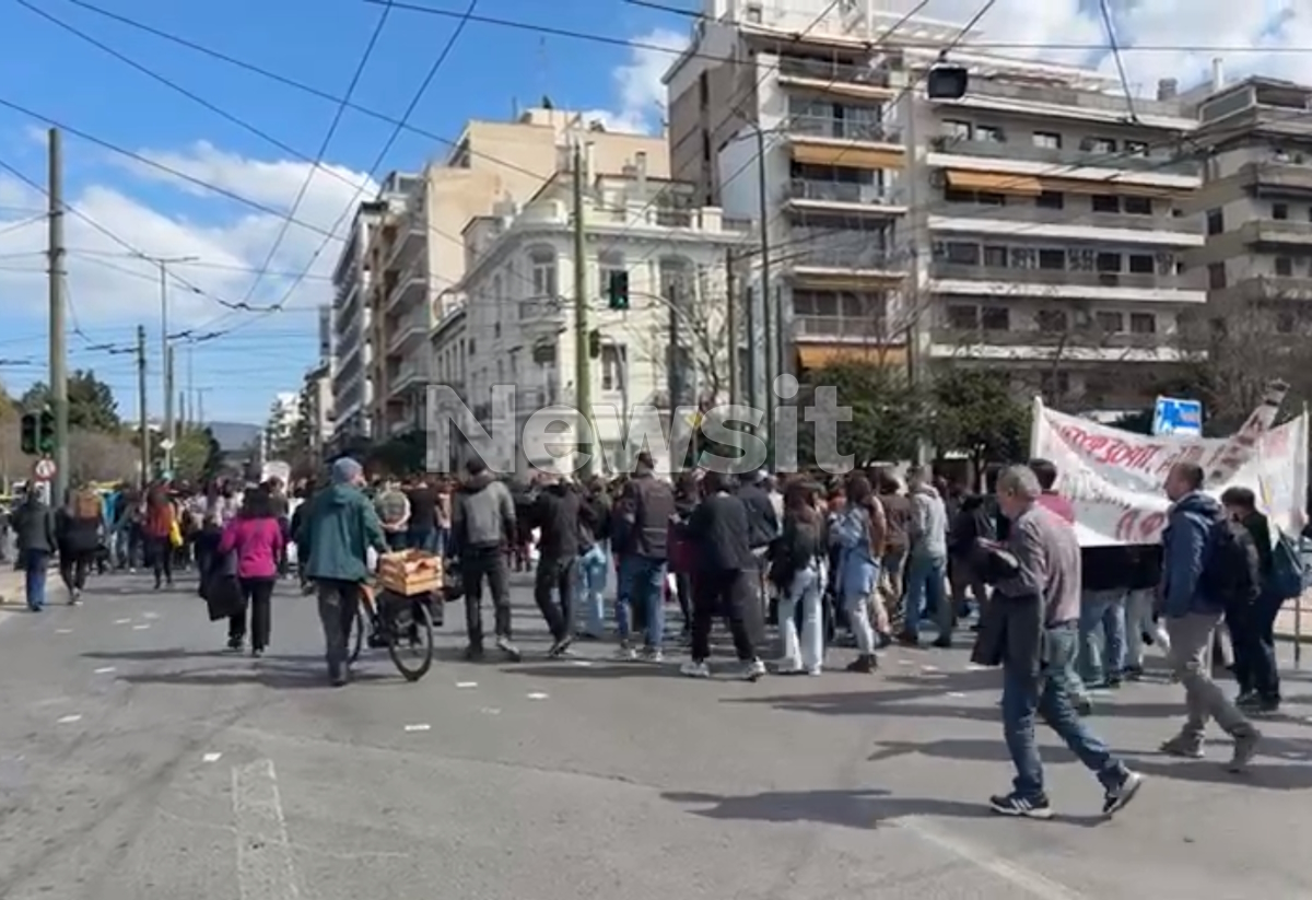 Διαδήλωση στήριξης για τα προσφυγικά στο κέντρο της Αθήνας: Αποκλεισμένη η Λεωφόρος Αλεξάνδρας