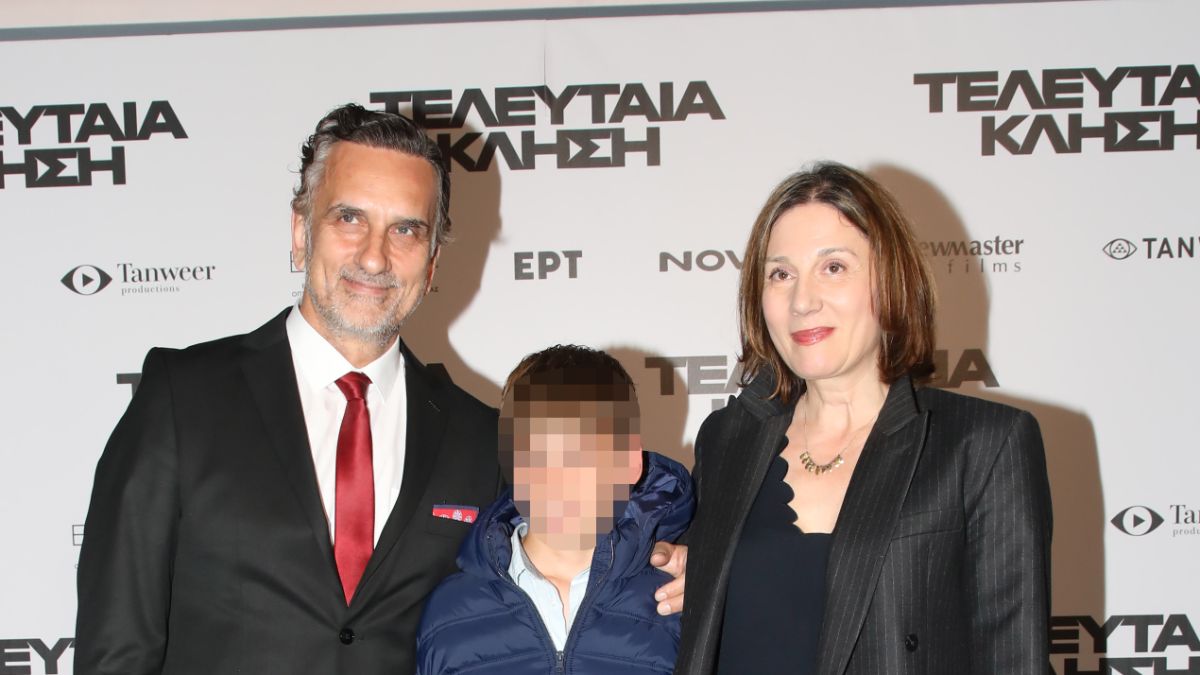 Ψαρράς: Στην πρεμιέρα της νέας του ταινίας με τη σύζυγο και τον γιο του Πάνο (Εικόνες)