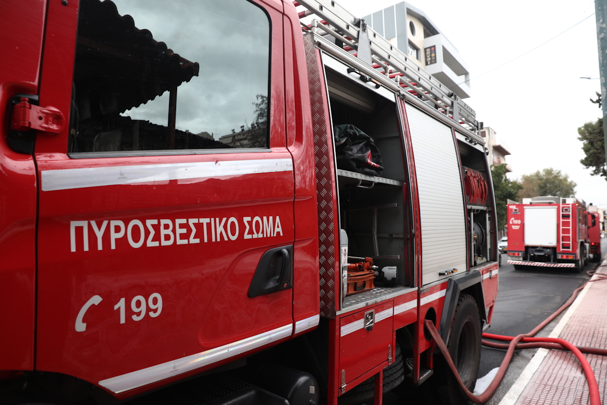 Αποκλεισμένη η Εθνική οδός Αθηνών – Θεσσαλονίκης εξαιτίας πυρκαγιάς στα Μάλγαρα