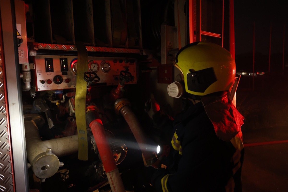 Πυρκαγιά σε παλιό κτίριο στο Μεταξουργείο, κυκλοφοριακή διακοπή