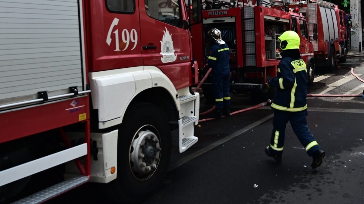 Πυρκαγιά στις Αιγές Αχαΐας – Ελεγχόμενη στο Σούλι Κορινθίας