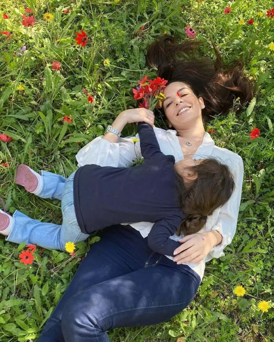 Νικολέττα Ράλλη: Η απόδραση στο εξωτερικό μετά την είδηση του χωρισμού από τον Ανδρούτσο – Εικόνες 30 Γιορτή της μητέρας Νικολέττα Ράλλη