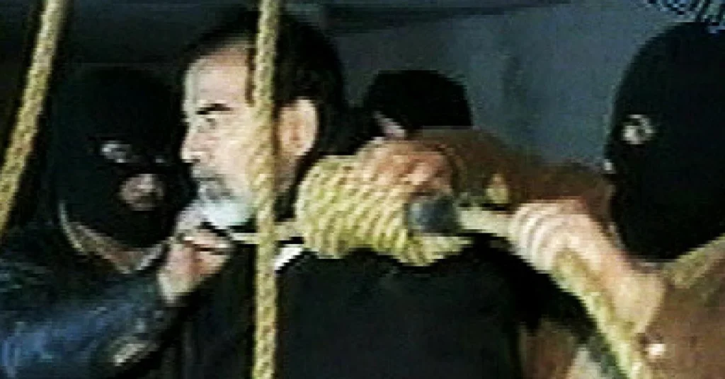 Σαντάμ Χουσεΐν: Αποκαλύφθηκαν οι τελευταίες πέντε φράσεις του Ιρακινού ηγέτη πριν την εκτέλεση 2 Σαντάμ Χουσεΐν: Αποκαλύφθηκαν οι τελευταίες πέντε φράσεις του Ιρακινού ηγέτη πριν την εκτέλεση