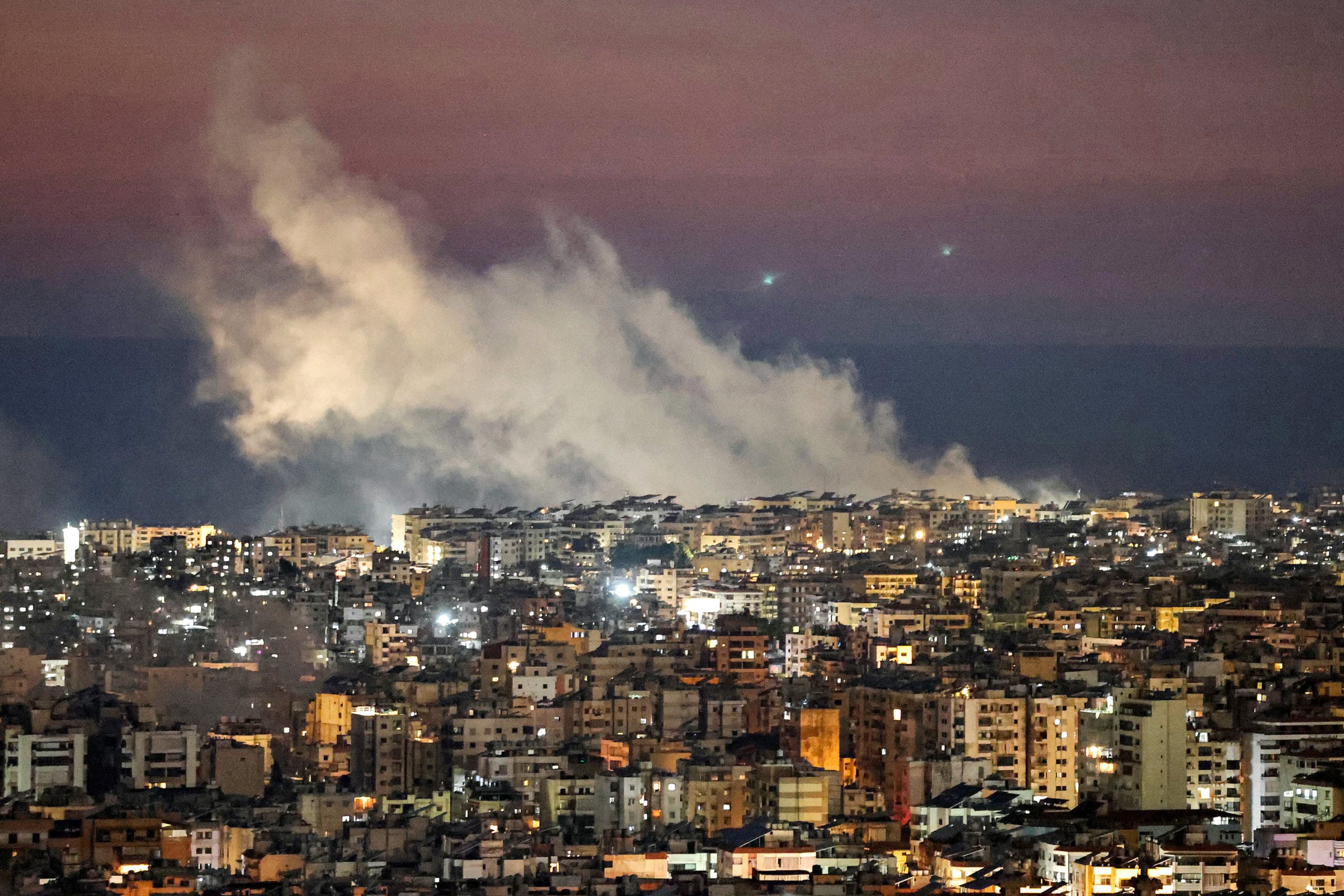 Σαουδική Αραβία: Εκρήξεις και φωτιά στην αμερικανική πρεσβεία στο Ριάντ