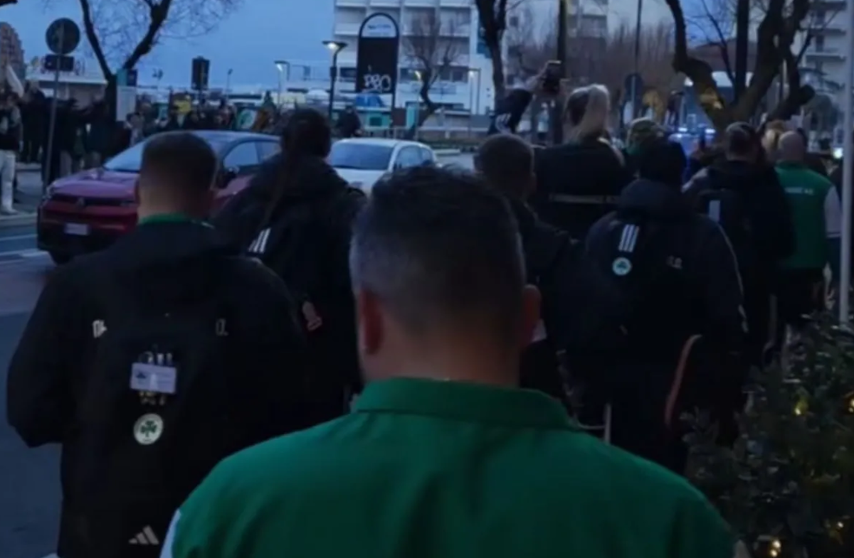 Παναθηναϊκός: Φίλαθλοι αποθέωσαν την ομάδα βόλεϊ γυναικών πριν τον πρώτο τελικό του Challenge Cup στην Ιταλία