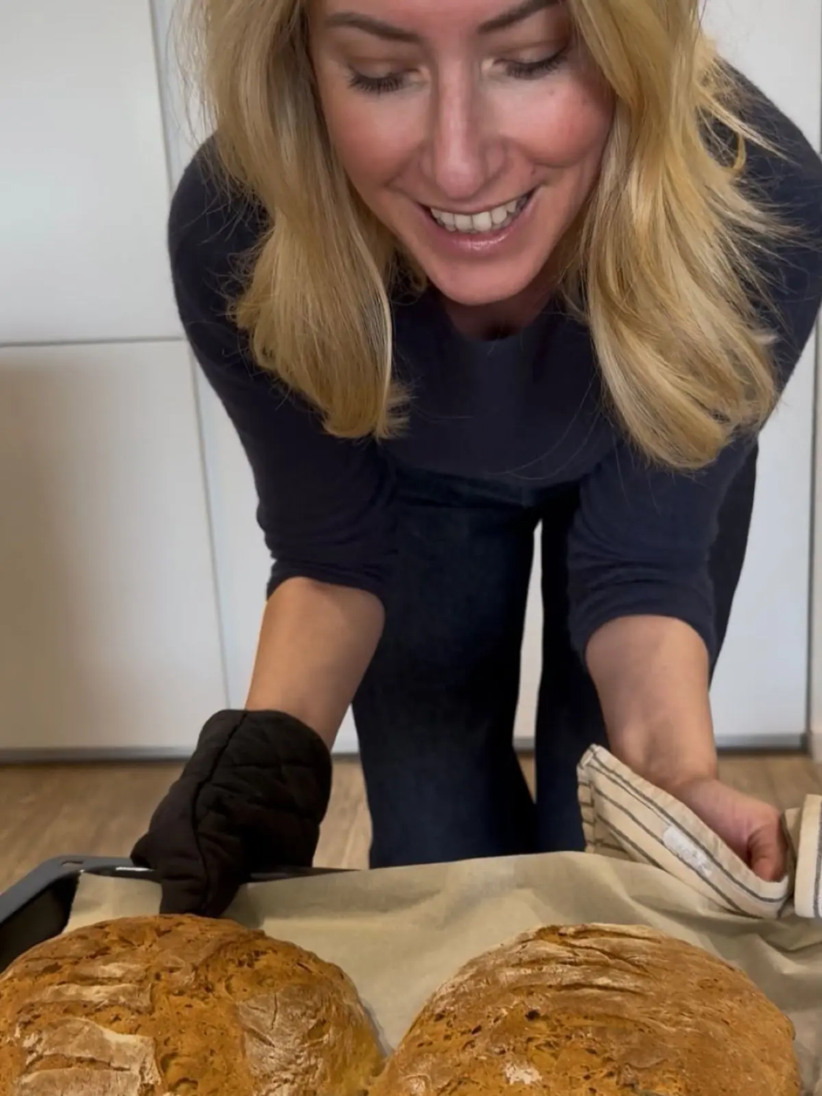 Σία Κοσιώνη: Δημιούργησε σπιτικό ψωμί στην κουζίνα της – Εικόνες 3 Σία Κοσιώνη