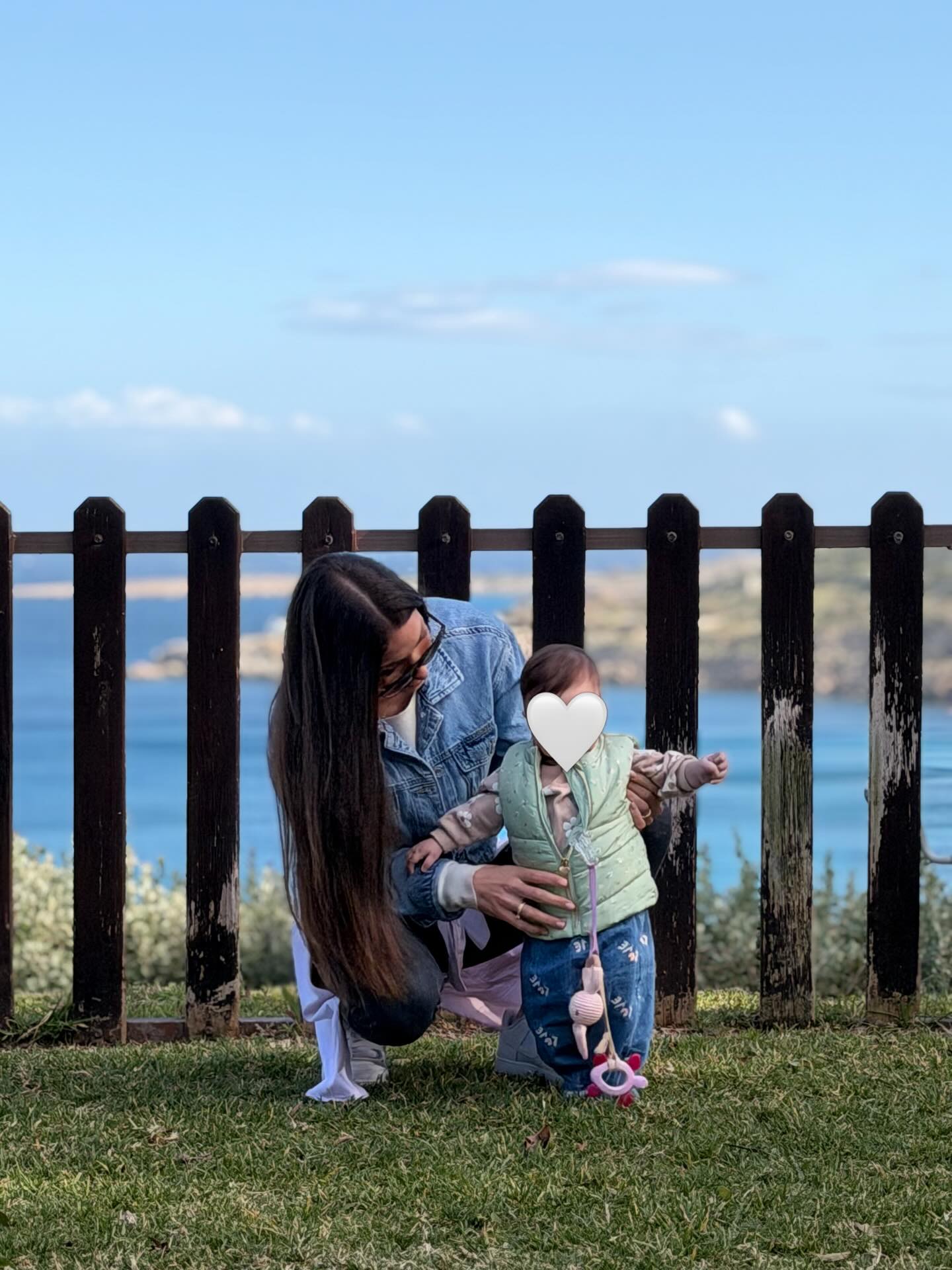 Γεωργίου - Χριστοδούλου: Περνούν την Κυριακή τους στην εξοχή με την κόρη τους (Φωτογραφίες)