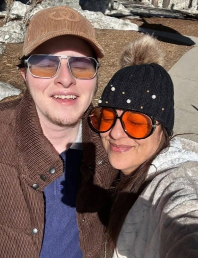 Φρικτό έγκλημα σε βίλα στις ΗΠΑ: Κληρονόμος εκατομμυρίων πυροβόλησε και δολοφόνησε την 48χρονη σύντροφό του 4 ΔΟΛΟΦΟΝΙΑ ΗΠΑ