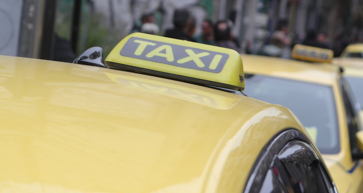 Ταξί: Συνεχίζεται για 3η μέρα η απεργία – «Όσο συζητείται το νομοσχέδιο στη Βουλή, θα είμαστε στους δρόμους»