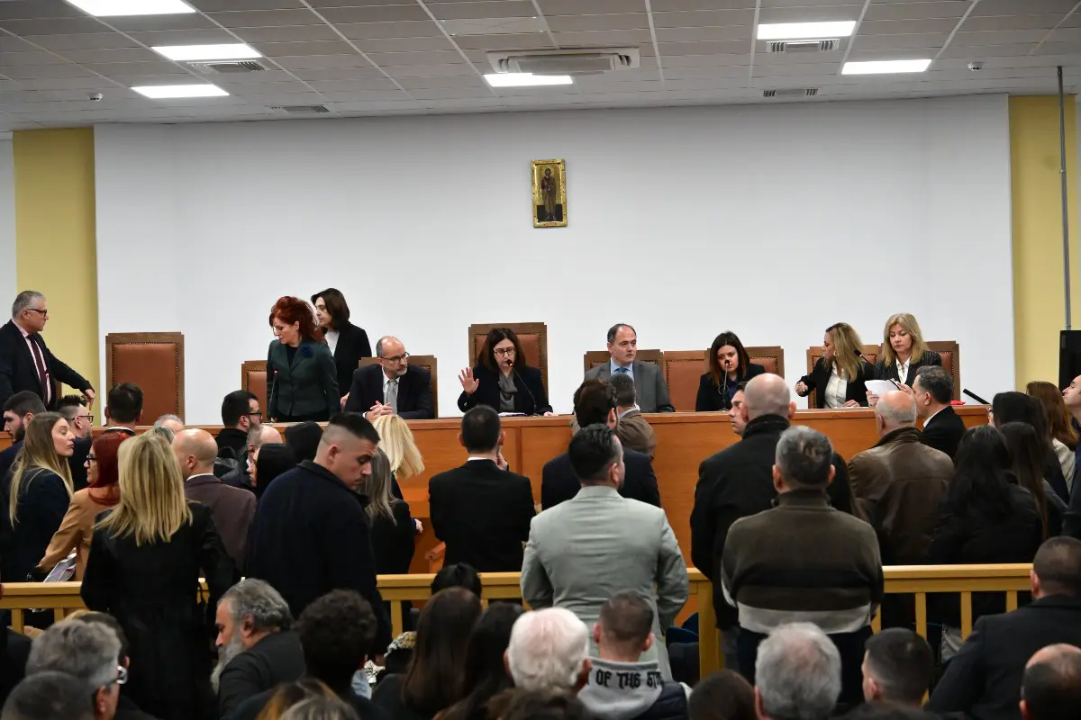 Πάνος Ρούτσι: Ο ξέφρενος χορός στην Άννα Βίσση 2 μέρες πριν την δίκη για τα Τέμπη (Βίντεο)