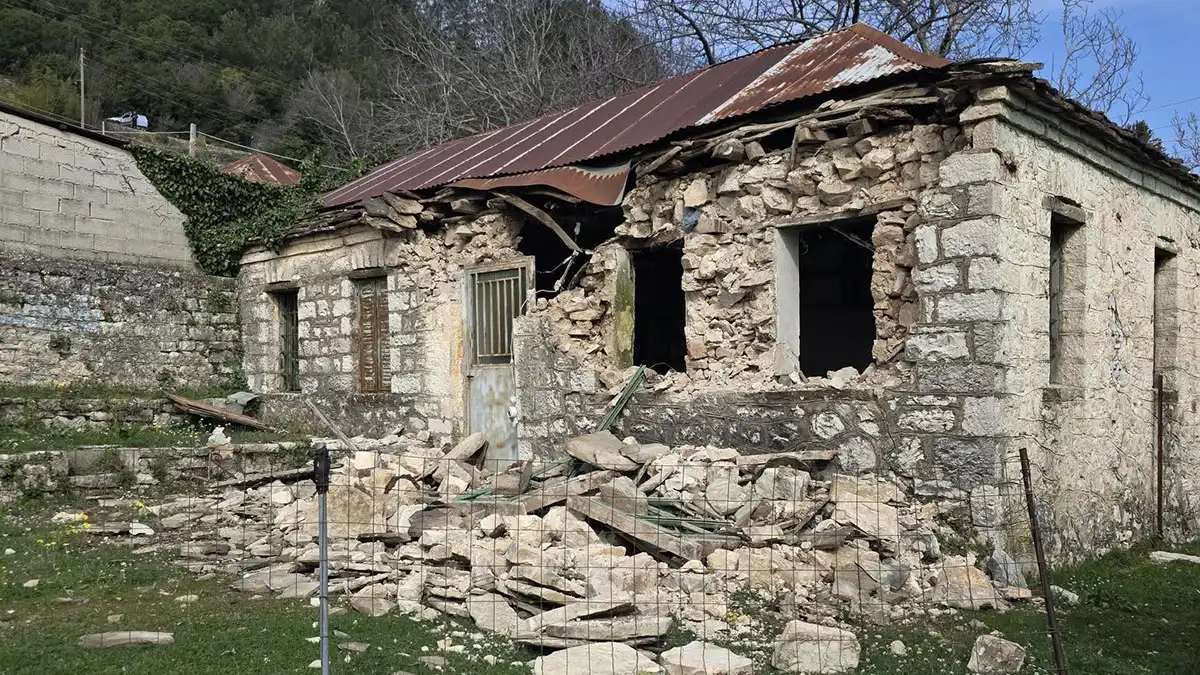 Θεσπρωτία: Μικρές ζημιές και πτώσεις βράχων στην Εγνατία Οδό και σε παλιά σπίτια – Συνεχίζεται η μετασεισμική δραστηριότητα