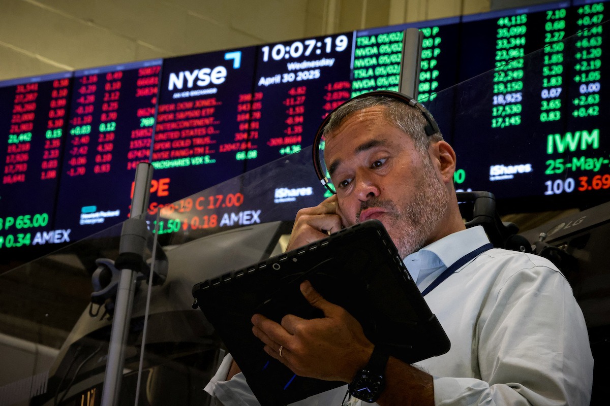 Wall Street: Ο Dow Jones υποχωρεί πάνω από 700 μονάδες – Νέο χαμηλό για το 2026