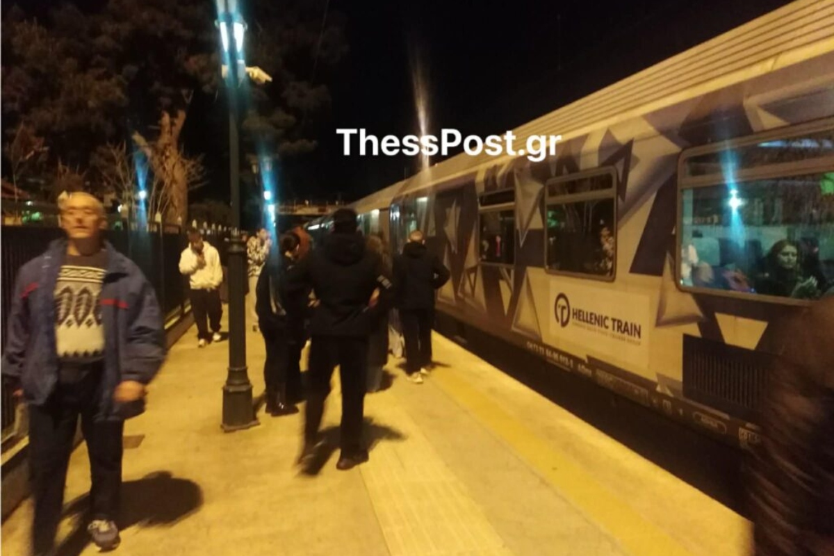 Home 67 Ακινητοποιήθηκε τρένο στην Οινόη λόγω βλάβης – Ταλαιπωρία για εκατοντάδες επιβάτες – Δείτε εικόνες