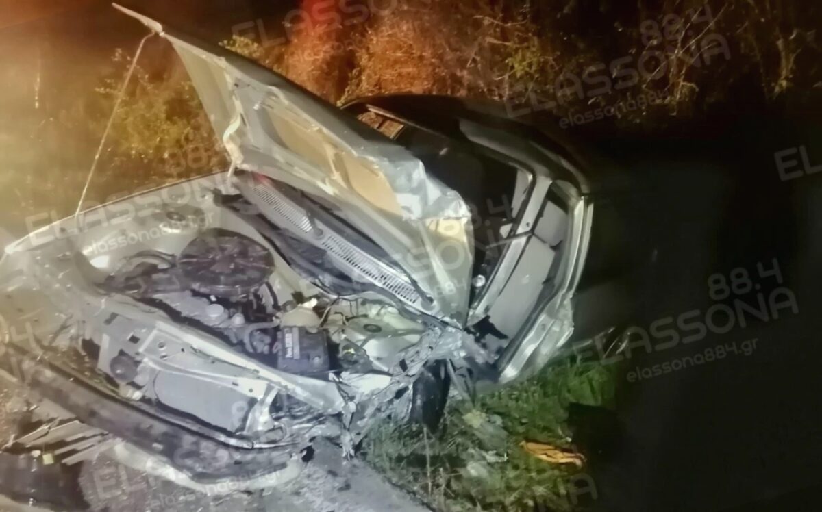 Δραματικό δυστύχημα στην Ελασσόνα: Ένας νεκρός και δύο τραυματίες σε τροχαίο – Η πυροσβεστική τους απεγκλώβισε