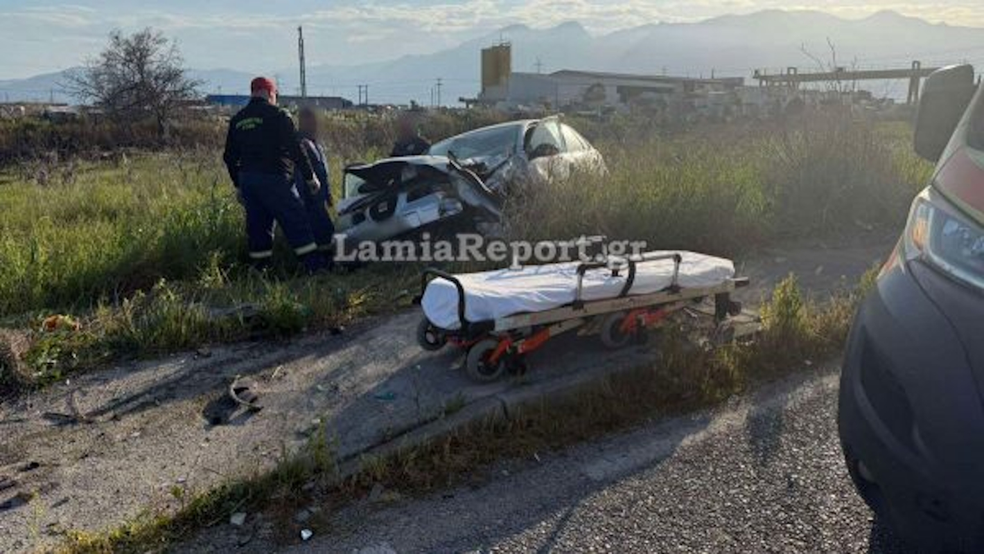 Λαμία: Μετωπική σύγκρουση δύο αυτοκινήτων – Τρεις τραυματίες στο νοσοκομείο 8 Λαμία