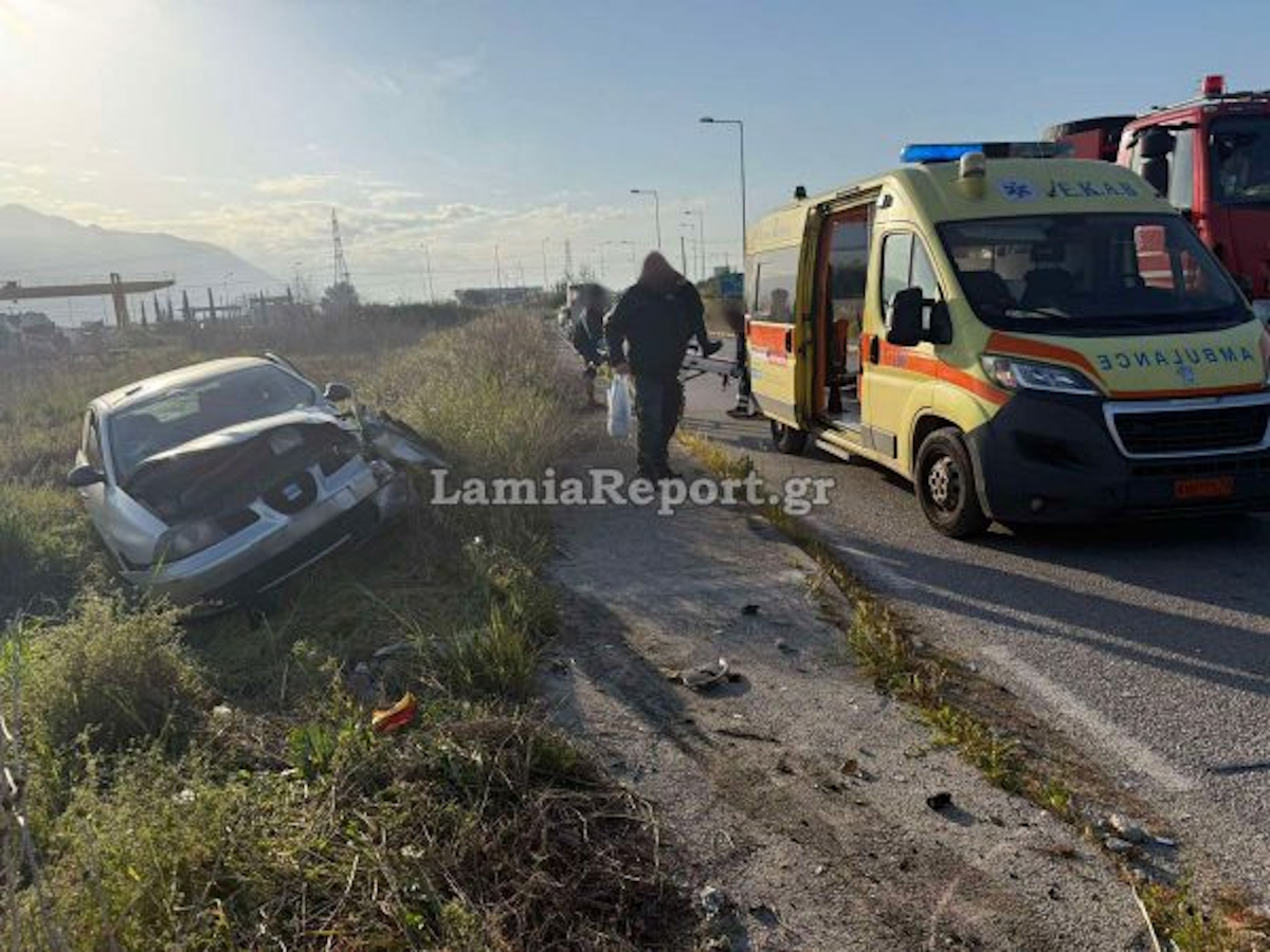 Λαμία: Μετωπική σύγκρουση δύο αυτοκινήτων – Τρεις τραυματίες στο νοσοκομείο 9 Λαμία