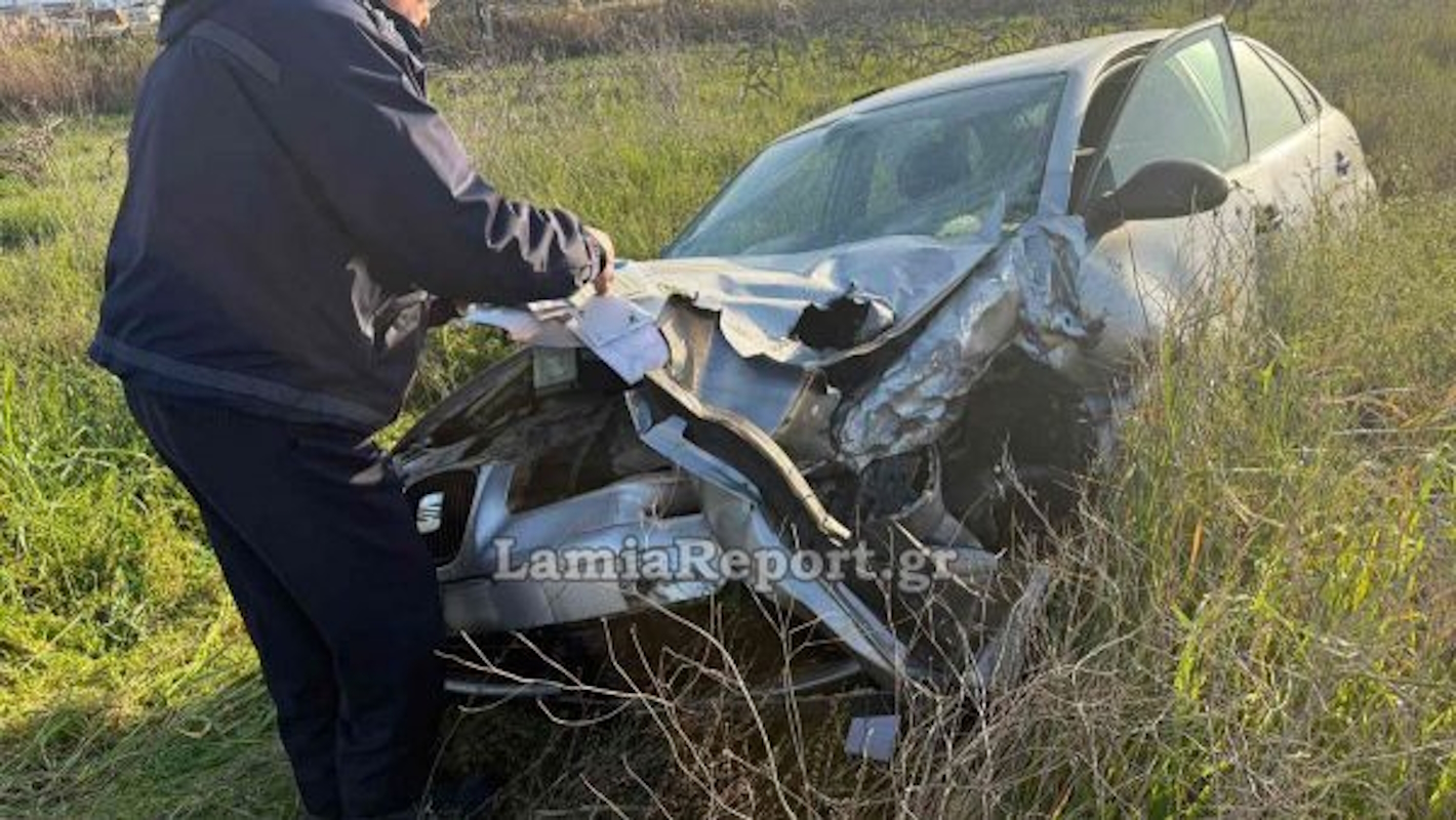Λαμία: Μετωπική σύγκρουση δύο αυτοκινήτων – Τρεις τραυματίες στο νοσοκομείο 10 Λαμία