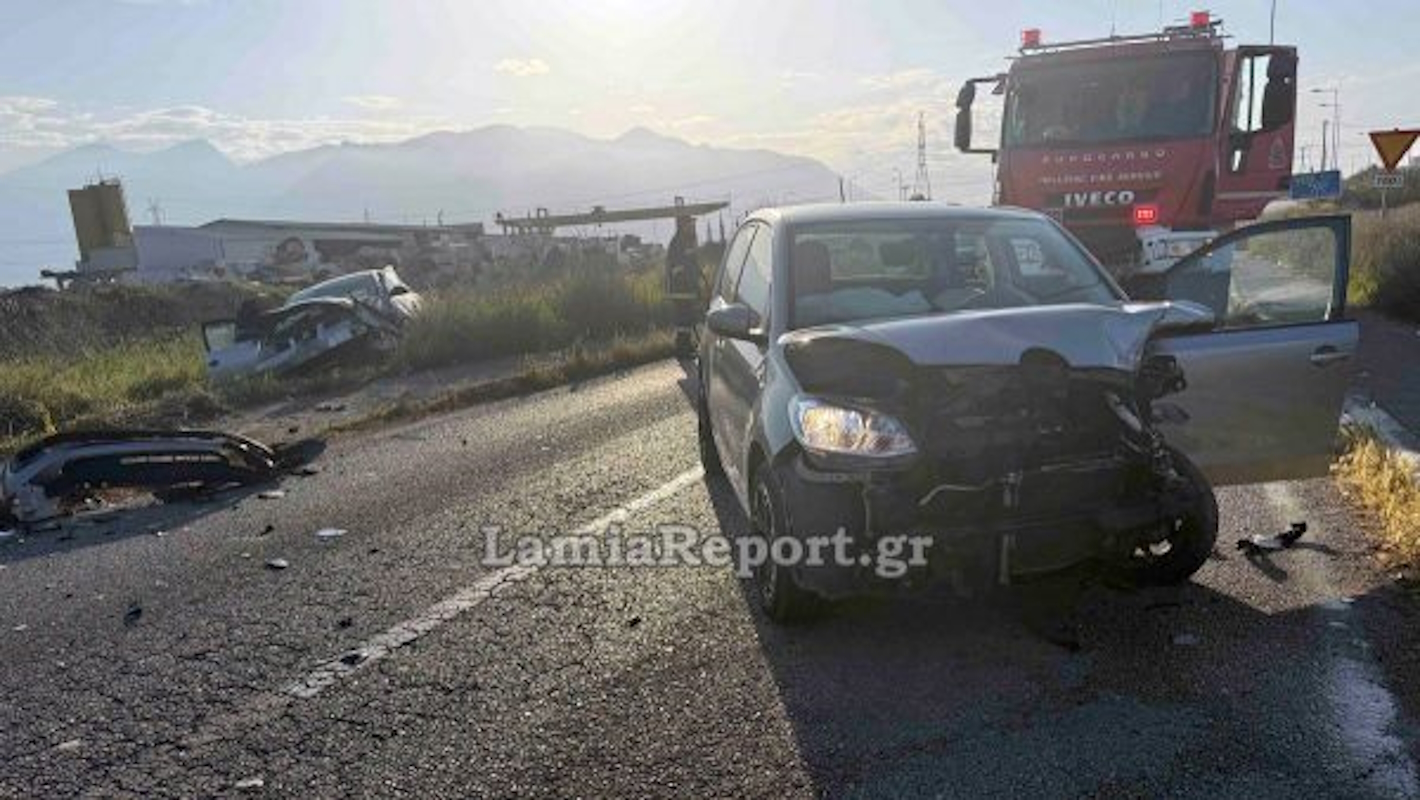 Λαμία: Μετωπική σύγκρουση δύο αυτοκινήτων – Τρεις τραυματίες στο νοσοκομείο 11 Λαμία