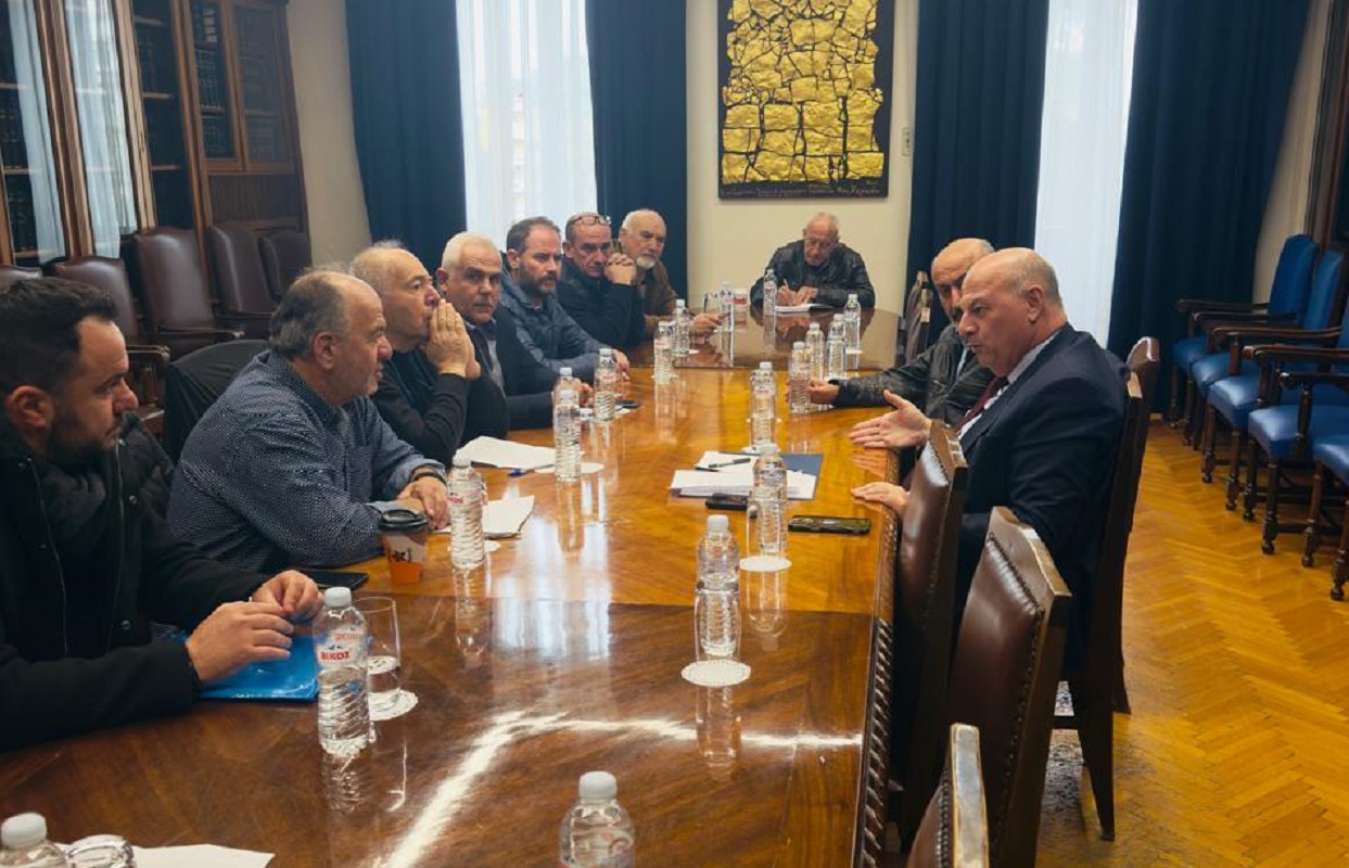 Τσιάρας στη συνάντηση με την Πανελλήνια Ένωση Κτηνοτρόφων: Επιτακτική η αυστηρή εφαρμογή των μέτρων βιοασφάλειας