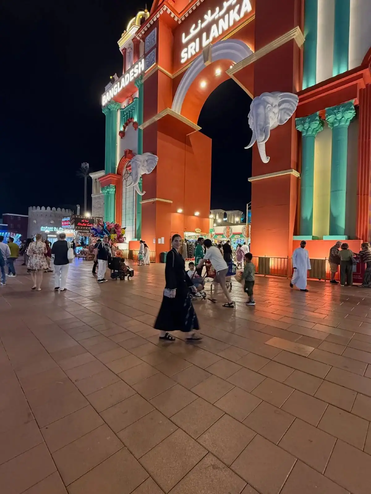 Τσιμτσιλή για τις επιθέσεις στο Ντουμπάι: «Ήμουν εκεί μόλις μια εβδομάδα πριν, στάθηκα τυχερή» 22 Η Σταματίνα Τσιμτσιλή στο Ντουμπάι