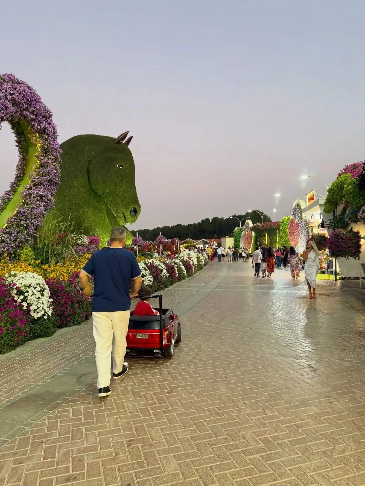 Τσιμτσιλή για τις επιθέσεις στο Ντουμπάι: «Ήμουν εκεί μόλις μια εβδομάδα πριν, στάθηκα τυχερή» 17 Η Σταματίνα Τσιμτσιλή στο Ντουμπάι