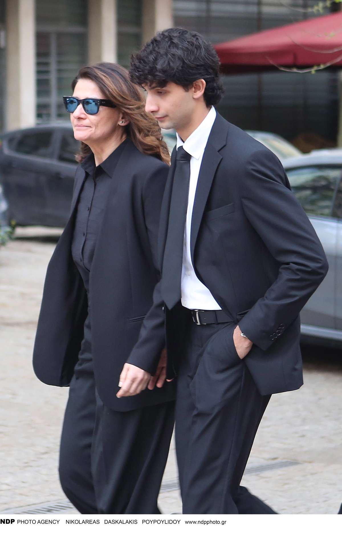 Μαρινέλλα: Ο Γιώργος Λιάγκας ντυμένος στα μαύρα στο Πρωινό προς τιμήν της – «Είναι μια ξεχωριστή μέρα» 15 Τζωρτίνα γιος κηδεία Μαρινέλλας