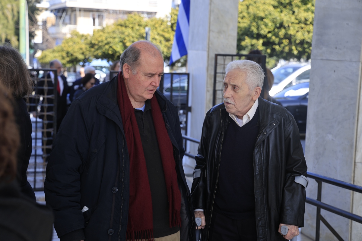 Στιγμιότυπα από την πολιτική κηδεία του Γιώργου 