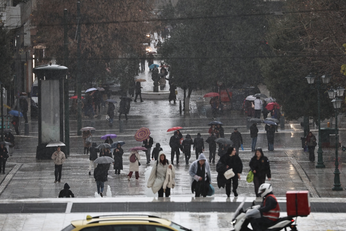Η κακοκαιρία «Deborah» επελαύνει στην Αττική: Βροχές και καταιγίδες σε πολλές περιοχές