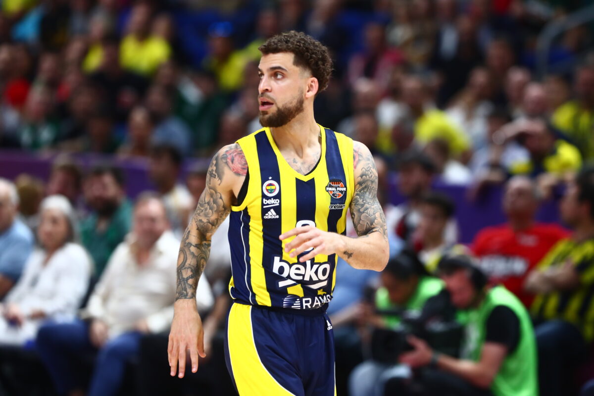 Αποχωρεί ο Γουίλμπεκιν από τη Φενέρμπαχτσε