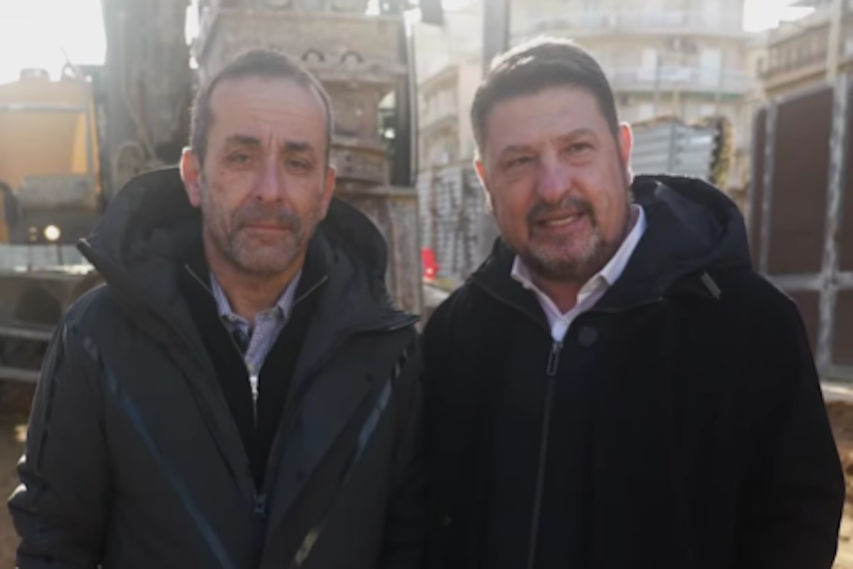 Το «Ηλία ρίχ’ το» του Νίκου Χαρδαλιά και το viral βίντεο από την ανακατασκευή της Πλατείας Γαλατσίου