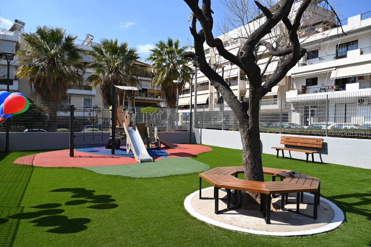 Νίκος Χαρδαλιάς από το Ίλιον: «Παραδίδουμε στις γειτονιές της Δυτικής Αθήνας ασφαλείς και σύγχρονους χώρους παιχνιδιού για τα παιδιά μας»