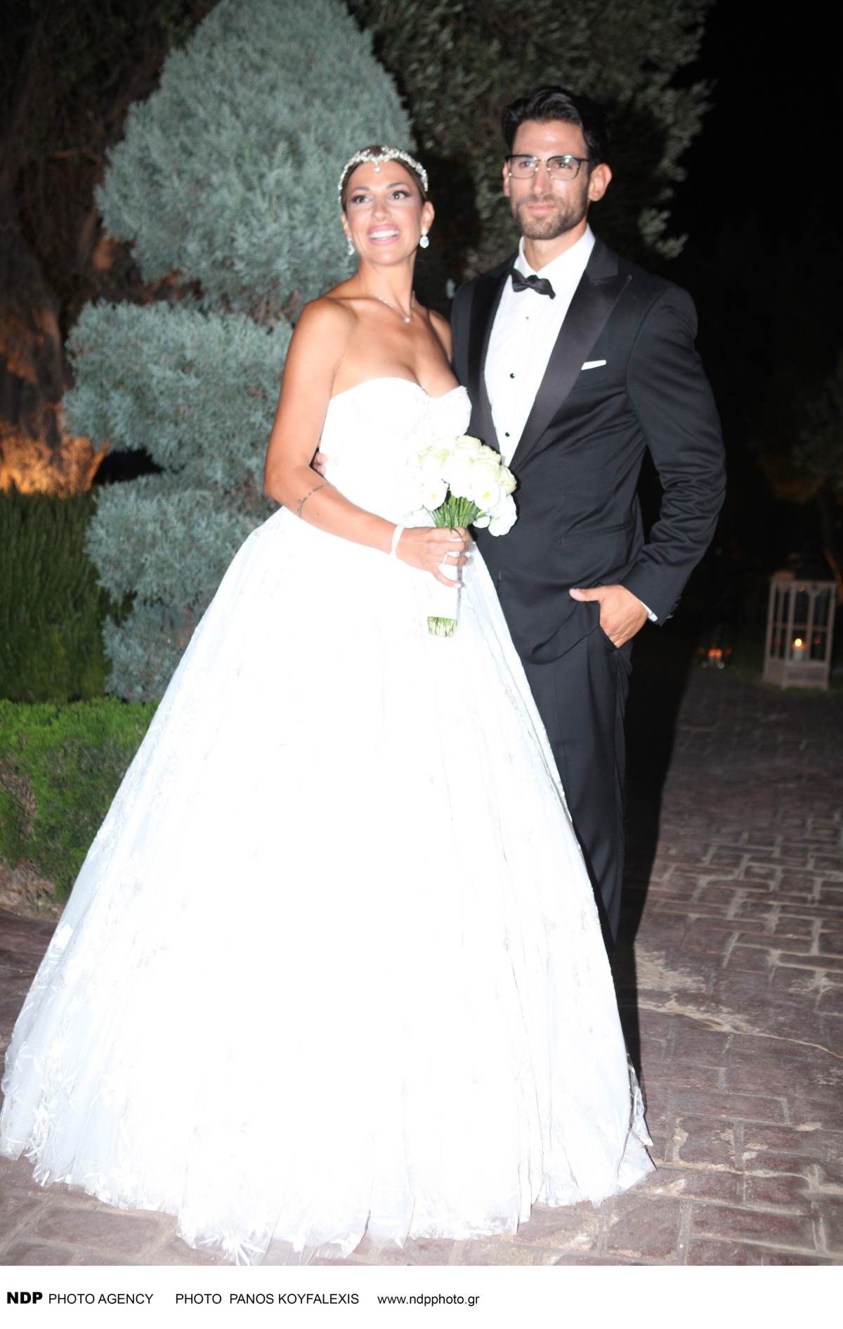 Ετεοκλής Παύλου για το δαχτυλίδι που χάρισε στην Ελένη Χατζίδου: «Είναι επένδυση, σχεδόν το αποπλήρωσα» 8 Η Χατζίδου και ο Παύλου στο γάμο τους